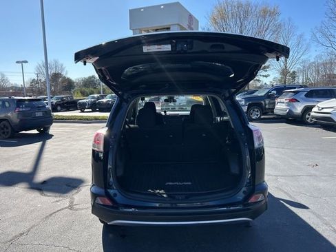 Used 2018 Toyota RAV4 XLE image 7