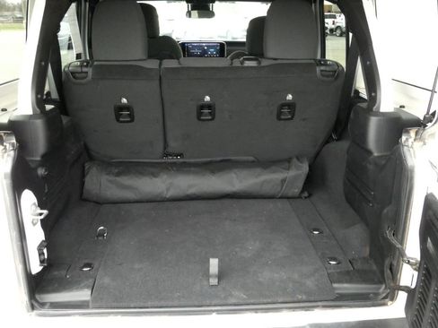 Used 2025 Jeep Wrangler Unlimited Rubicon image 35