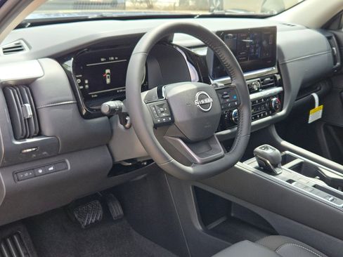 New 2026 Nissan Pathfinder SL FWD image 10