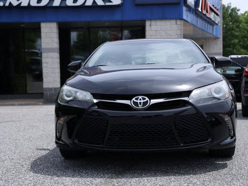 Used 2017 Toyota Camry XSE FWD image 2
