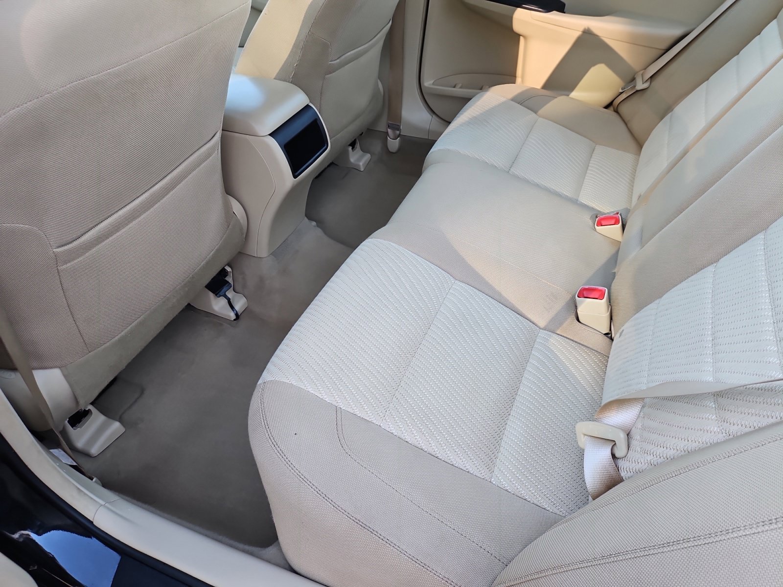 Used 2017 Toyota Camry LE FWD image 30
