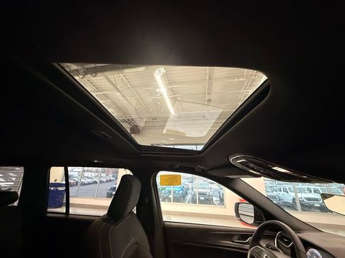 New 2025 Jeep Grand Cherokee Laredo X w/ Luxury Tech Group I image 11