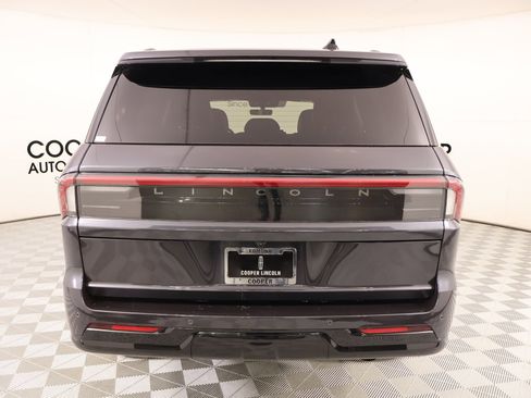 New 2025 Lincoln Navigator Reserve w/ Jet Appearance Package AWD/4WD image 24