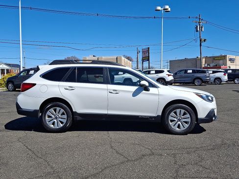 Used 2019 Subaru Outback 2.5i Premium AWD/4WD image 8