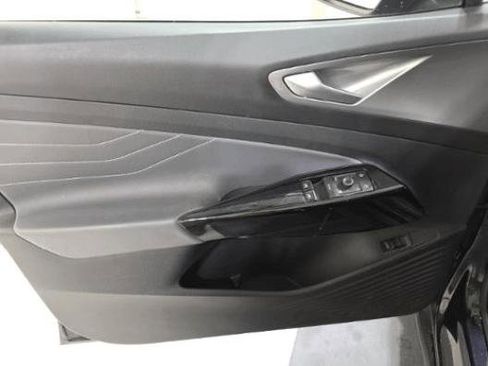 Used 2023 Volkswagen ID.4 Pro S Plus image 19