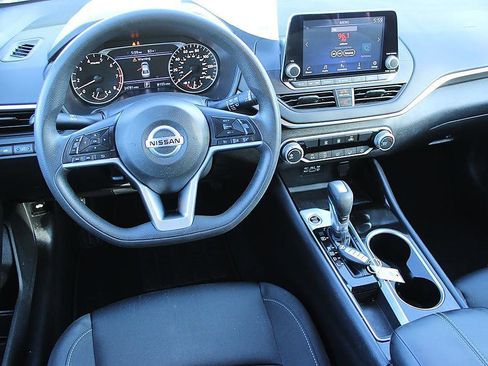 Used 2021 Nissan Altima 2.5 SV FWD image 18