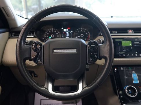 Used 2018 Land Rover Range Rover Velar S AWD/4WD image 32