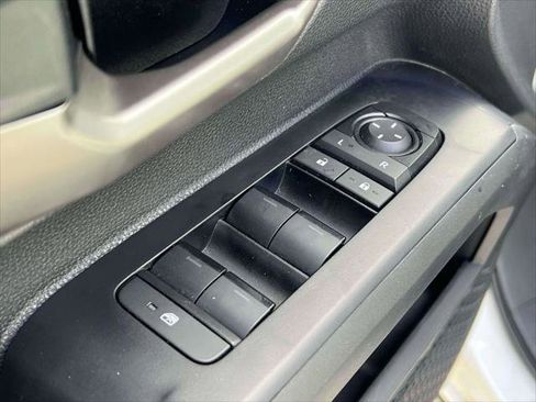 Certified 2025 Toyota Tacoma TRD Off-Road image 19