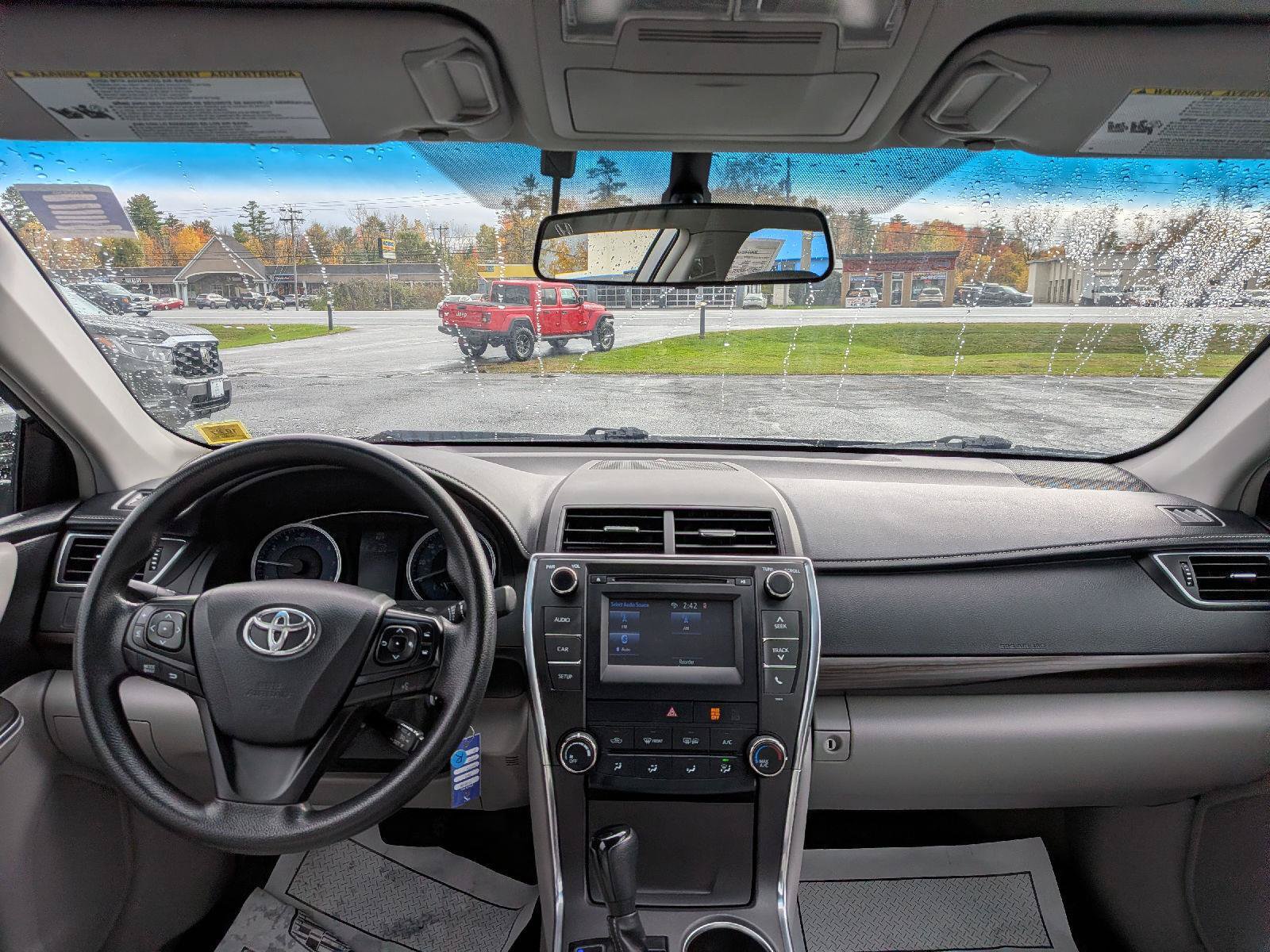 Used 2016 Toyota Camry LE FWD image 23