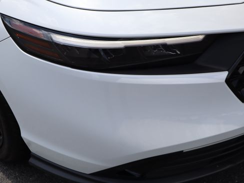 Used 2025 Honda Accord SE image 11