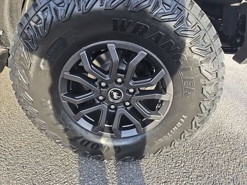 New 2025 Ford Bronco 4-Door image 37