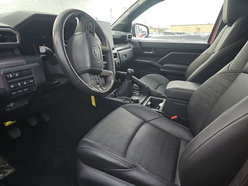 Used 2024 Toyota Tacoma TRD Off-Road w/ TRD Off Road Premium Package image 5