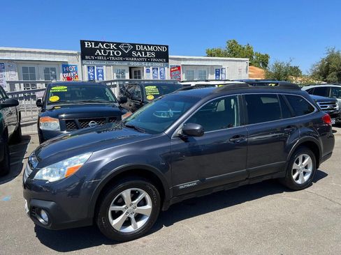 Used 2013 Subaru Outback 2.5i Limited image 1