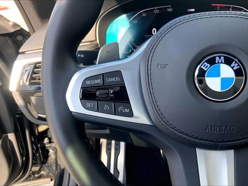 Used 2022 BMW 540i w/ Executive Package image 21