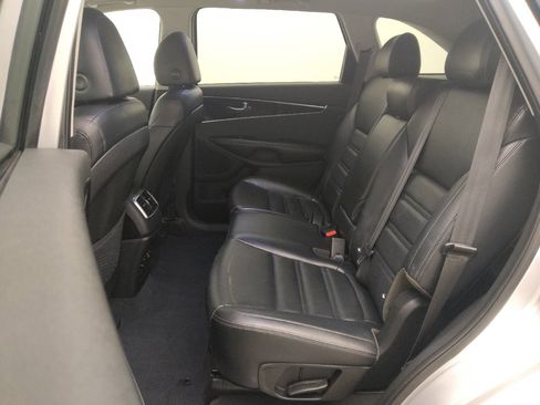 Used 2020 Kia Sorento EX image 18
