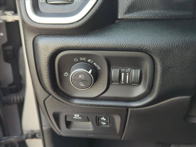 Used 2019 RAM 1500 Laramie RWD image 15