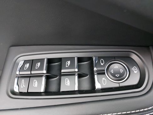 Used 2024 Porsche Macan Turbo w/ Premium Plus Package image 30