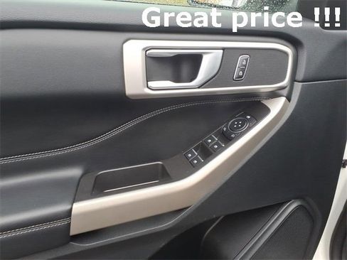 Used 2023 Ford Explorer XLT w/ Equipment Group 202A image 9