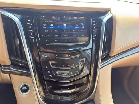 Used 2018 Cadillac Escalade ESV Platinum image 17