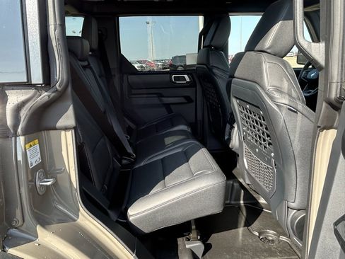New 2025 Ford Bronco Badlands w/ Sasquatch Package image 19