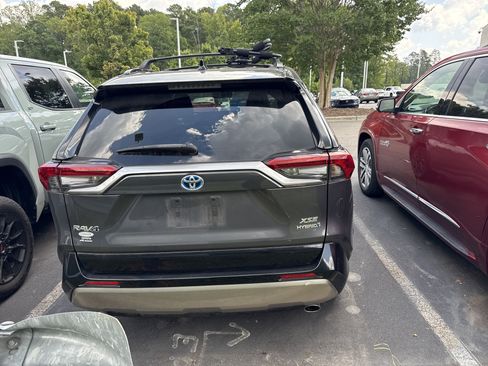 Used 2022 Toyota RAV4 XSE AWD/4WD image 43