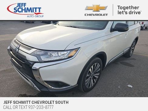Used 2020 Mitsubishi Outlander ES image 1