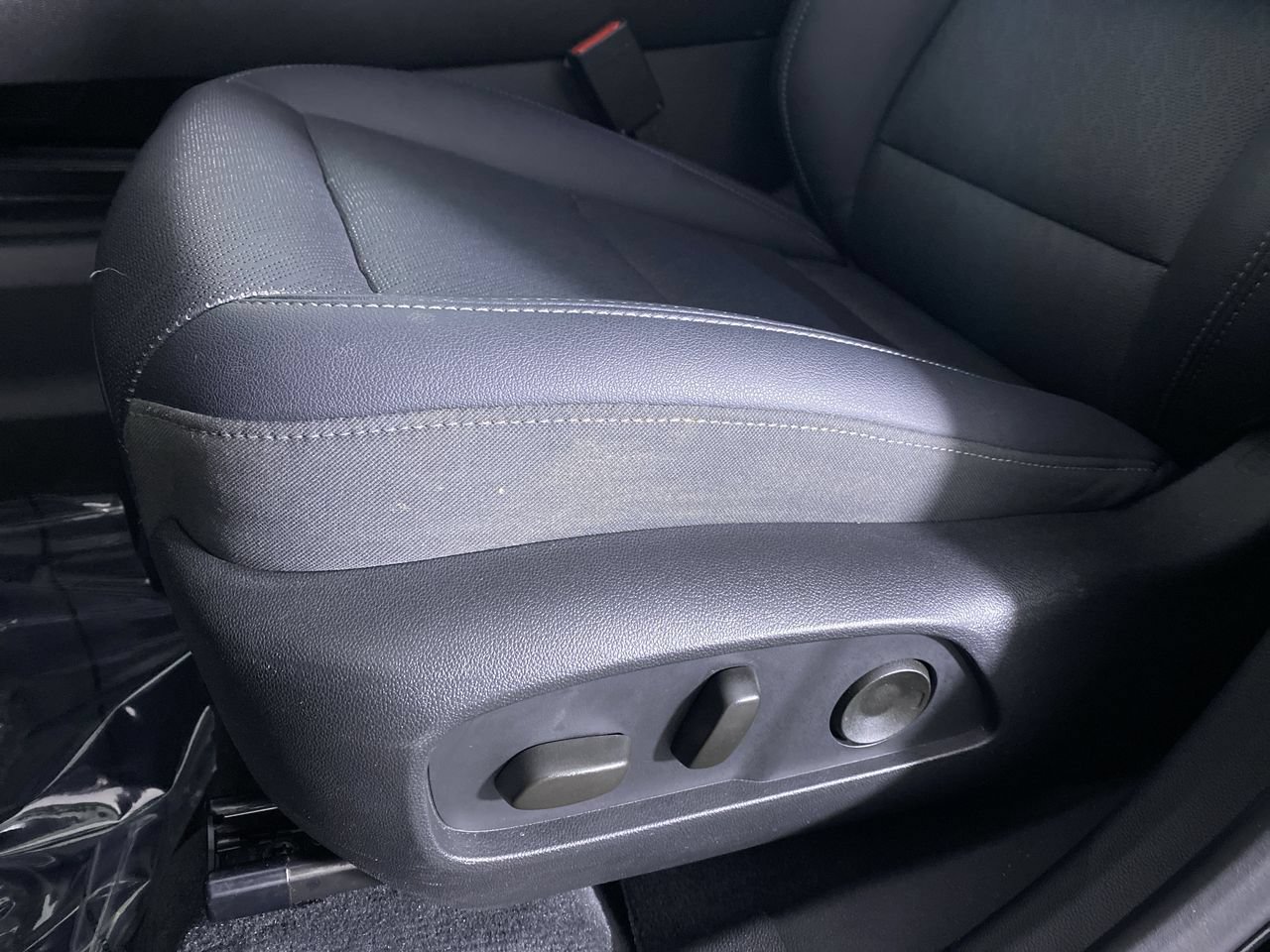 Certified 2025 Chevrolet Equinox LT w/ Convenience Package II FWD image 10