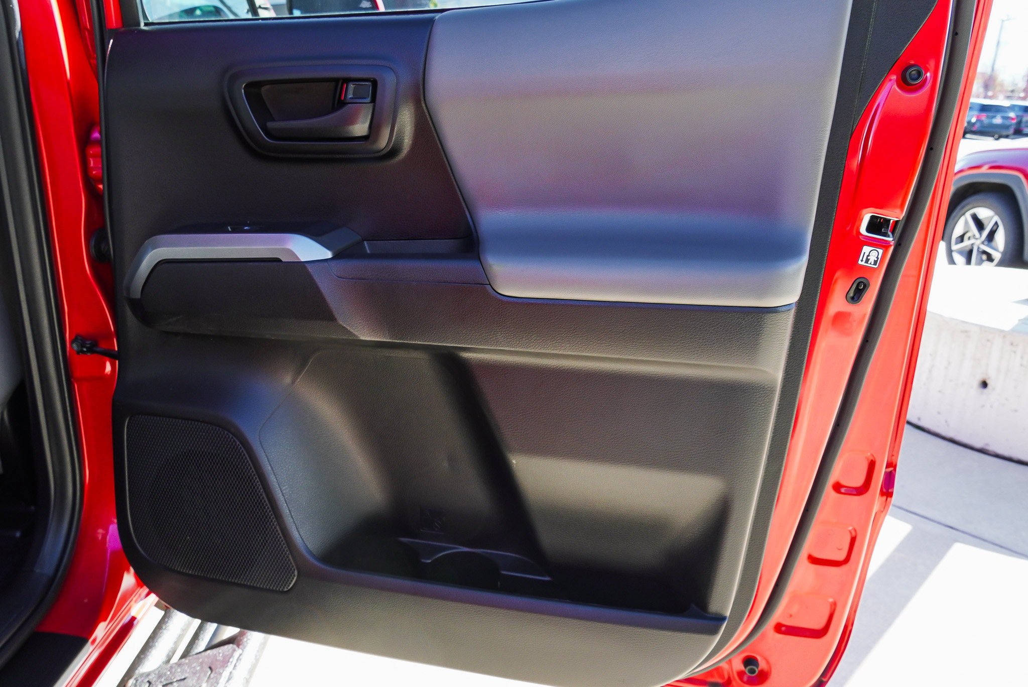 Used 2019 Toyota Tacoma SR5 AWD/4WD image 30