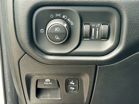 Used 2022 RAM 1500 Laramie AWD/4WD image 10