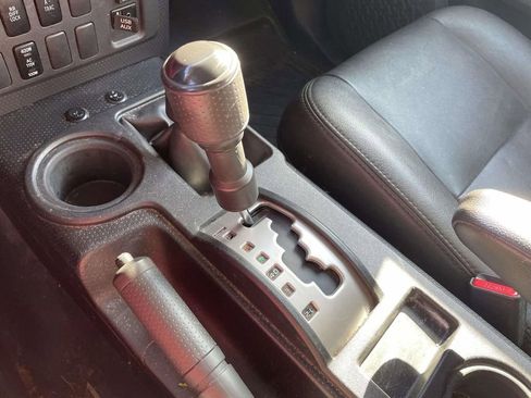 Used 2012 Toyota FJ Cruiser 4WD image 42