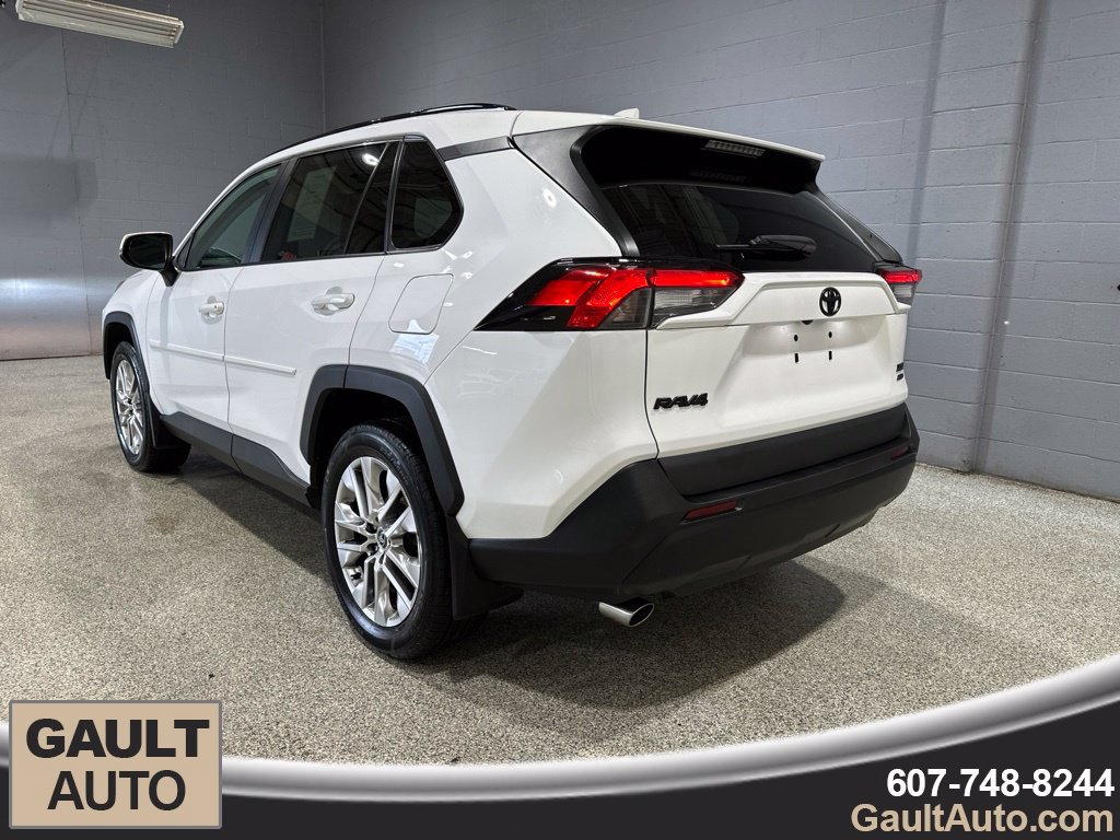 Used 2020 Toyota RAV4 XLE Premium AWD/4WD image 6