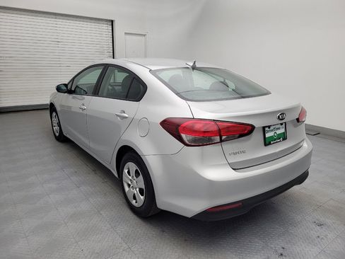 Used 2017 Kia Forte LX image 5