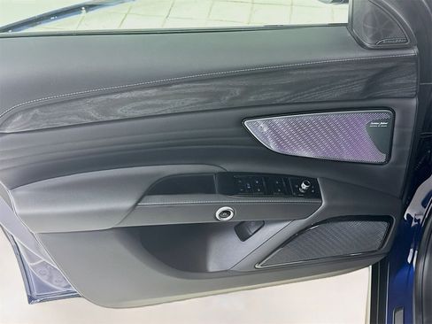 New 2025 Maserati Grecale Modena image 16