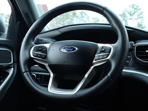 Used 2024 Ford Explorer XLT w/ Equipment Group 202A image 30