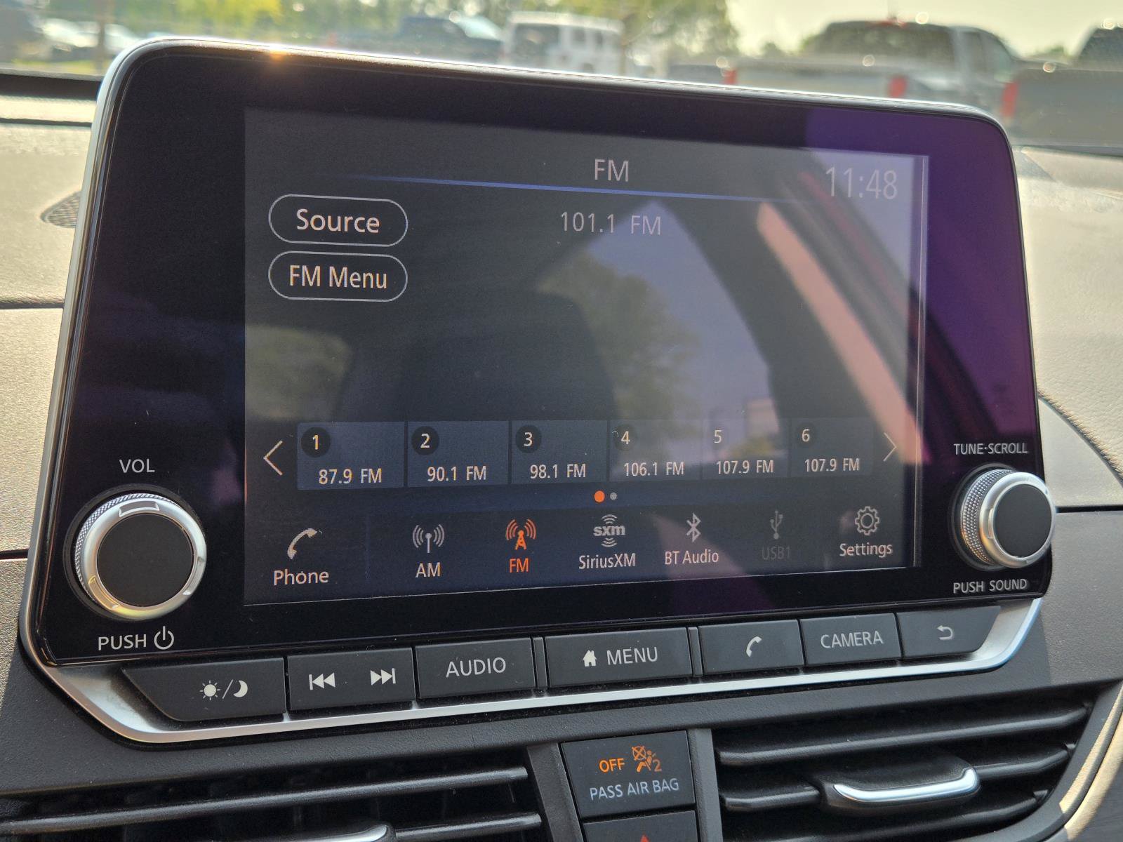 Used 2025 Nissan Altima 2.5 SV FWD image 25