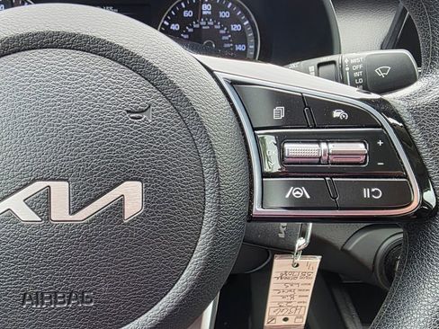 Used 2023 Kia Forte LXS image 28