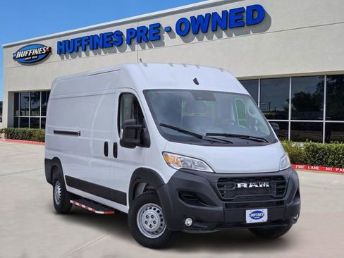 Used 2025 RAM ProMaster 2500 w/ Convenience Group image 1