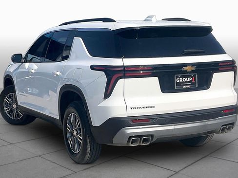 Used 2026 Chevrolet Traverse LT w/ Driver Confidence Package FWD image 11