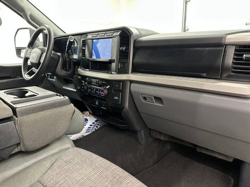 Used 2024 Ford F250 XLT image 11