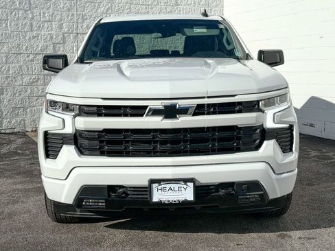 Used 2023 Chevrolet Silverado 1500 RST image 2