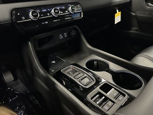 New 2025 Honda Pilot Touring image 20