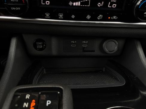Used 2025 Nissan Rogue SV FWD image 25