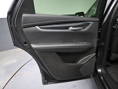 Used 2021 Cadillac XT5 Premium Luxury FWD image 26