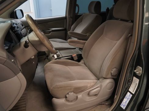 Used 2004 Toyota Sienna FWD image 3
