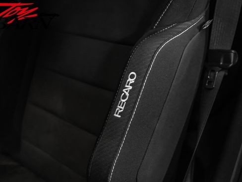 Used 2016 Ford Mustang Shelby GT350 w/ Track Package image 25