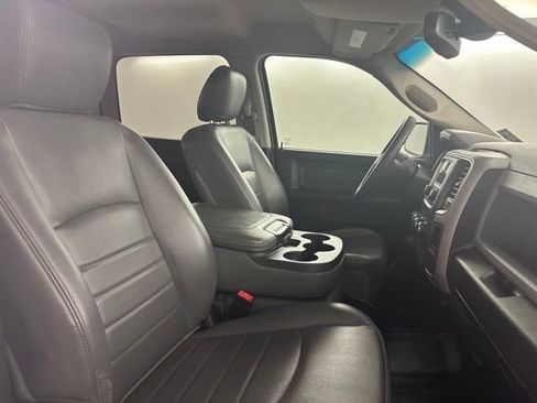 Used 2020 RAM 1500 Tradesman w/ Chrome Appearance Group RWD image 16