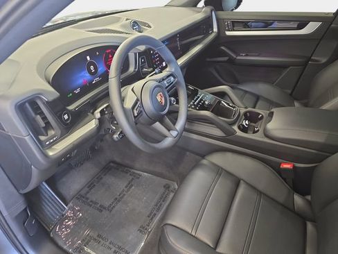 Used 2026 Porsche Cayenne Coupe AWD/4WD image 19