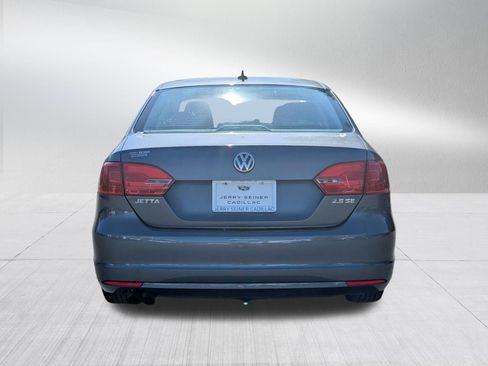 Used 2013 Volkswagen Jetta SE FWD image 4