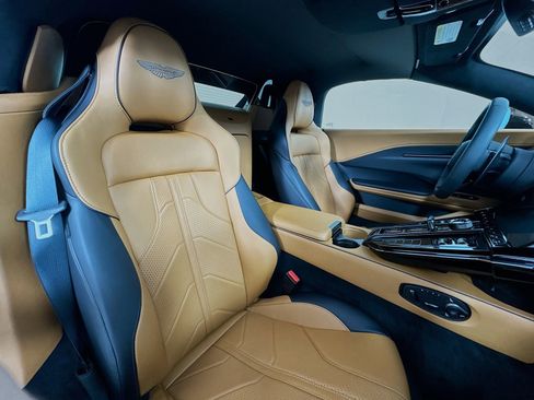 Used 2026 Aston Martin V8 Vantage Coupe image 22