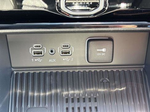 New 2026 Jeep Grand Cherokee Altitude image 14